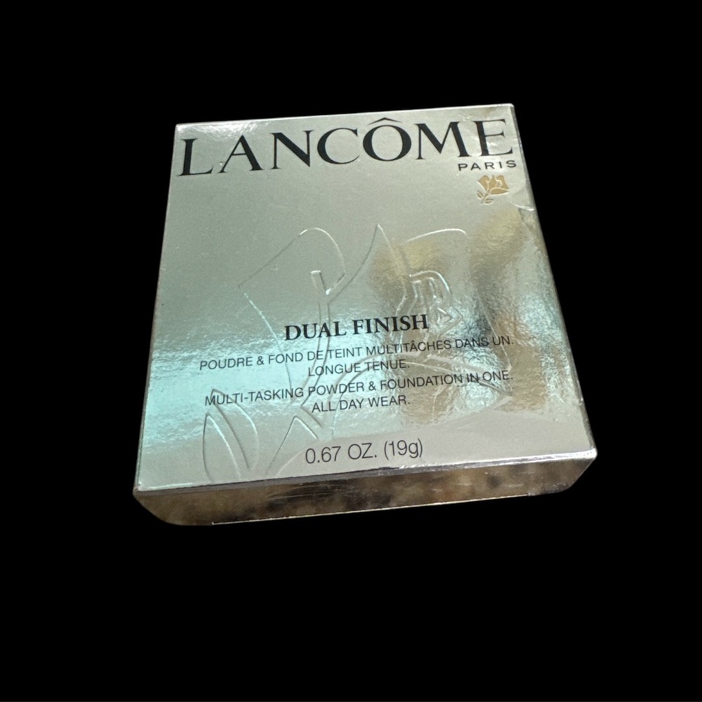 LANCOME DUAL FINISH POWDER FOUNDATION ALL DAY WEAR